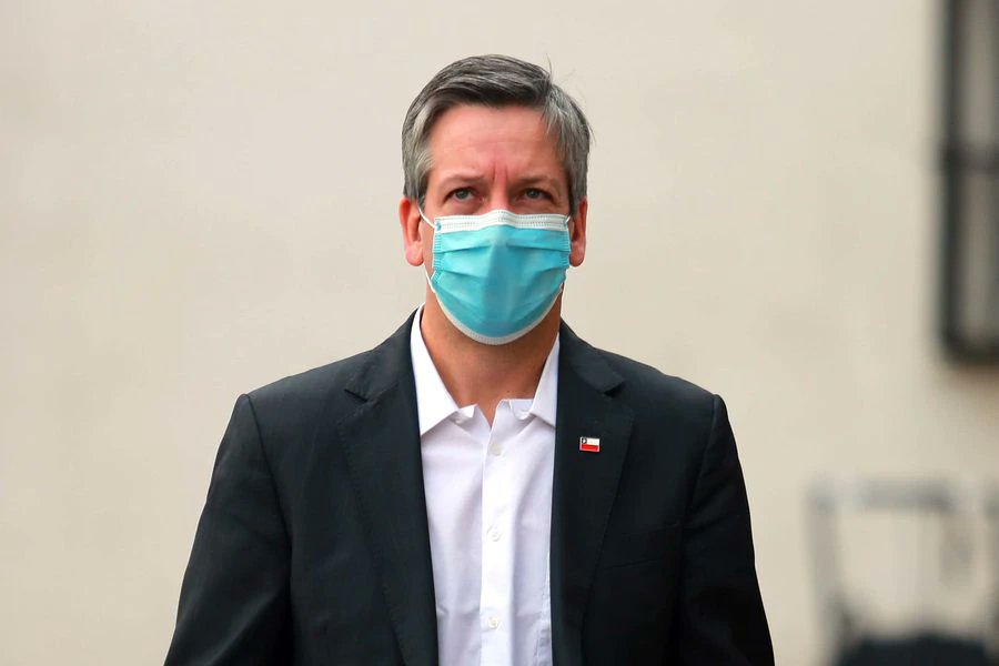 Tomás Regueira, presidente de la Sociedad Chilena de Medicina Intensiva y cifras de coronavirus: “Mientras no logremos bajar los fallecidos preferiría mantener que estamos en una crisis inmensa y en una calamidad” bit.ly/38480so