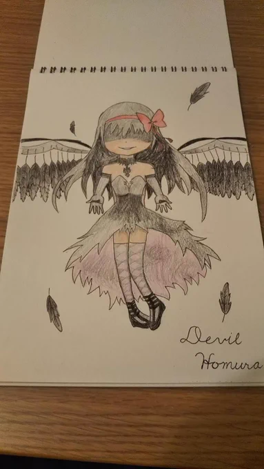 #進化してたらRT見た人もする 
一枚目のやつはツイッター始めて数ヶ月くらいの頃に描いた悪魔ほむら 