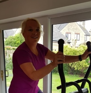 jafflemcsnaffle's tweet photo. My wonderful wife is doing 10km a day for 30 days to raise money for Cancer Research. She's just completed day 17 (in this heat!), which makes for a running total of 170km, which is 106 miles, which is FOUR marathons. Blimey.

If you can spare a few quid:

https://t.co/cIE22C5zuM https://t.co/dSD5fbLP70