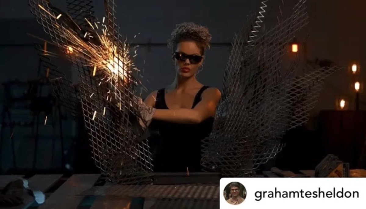 LEDGO_LED's tweet photo. #cinemagraph by @grahamtesheldon using latest firmware on #sigmafp camera and @sigmacinelens. Edge lit by #LEDGO #MagicHueG260 and @honeycrates grid.
.
.
Welder: @theaulrich https://t.co/Uekx49qRM9
