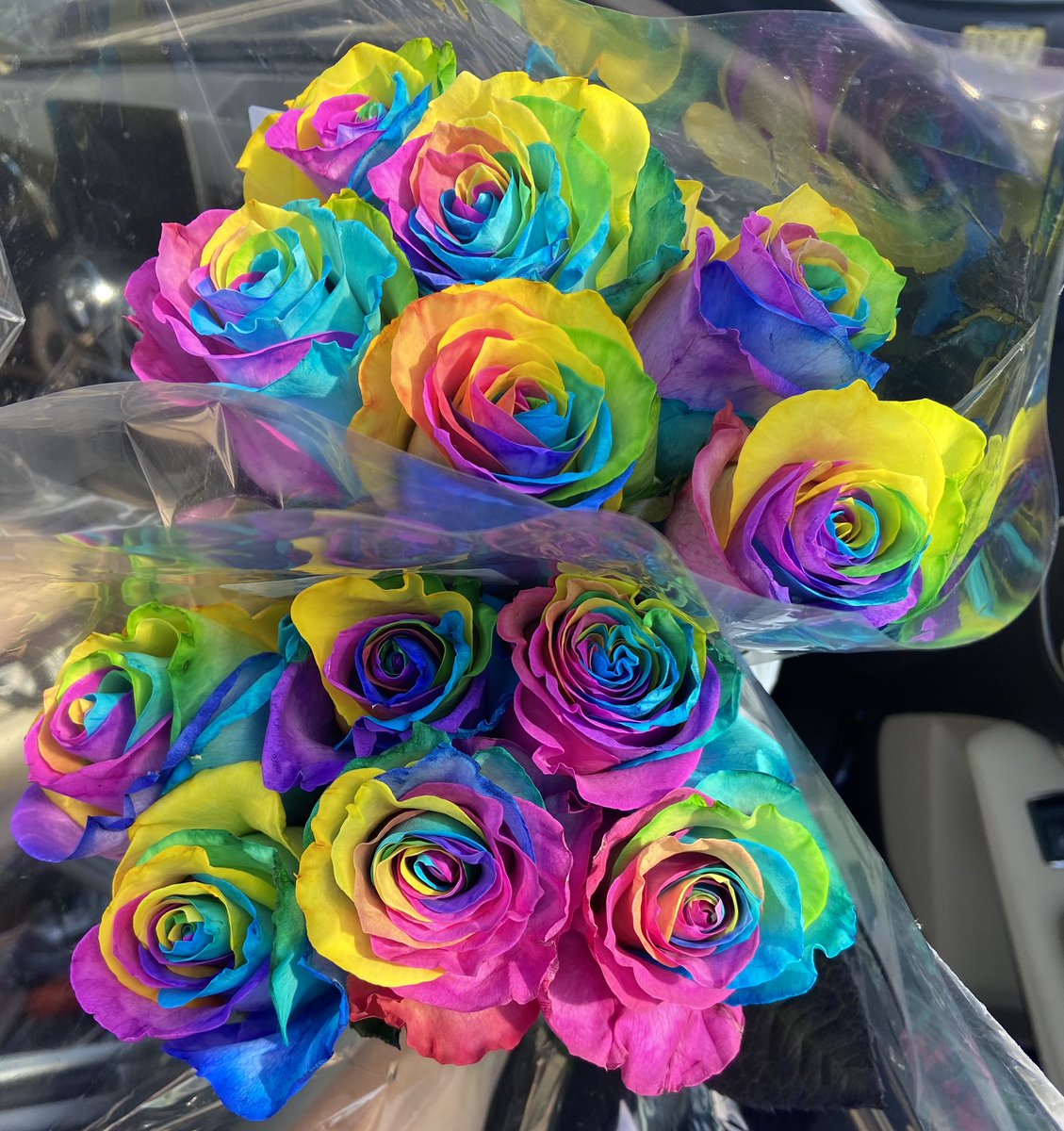 staceyglick's tweet photo. #livelifecolorfully @jasonnaylornyc #pride. These flowers from @StewLeonards are amazing! ๐ https://t.co/fBPPJP8xcE