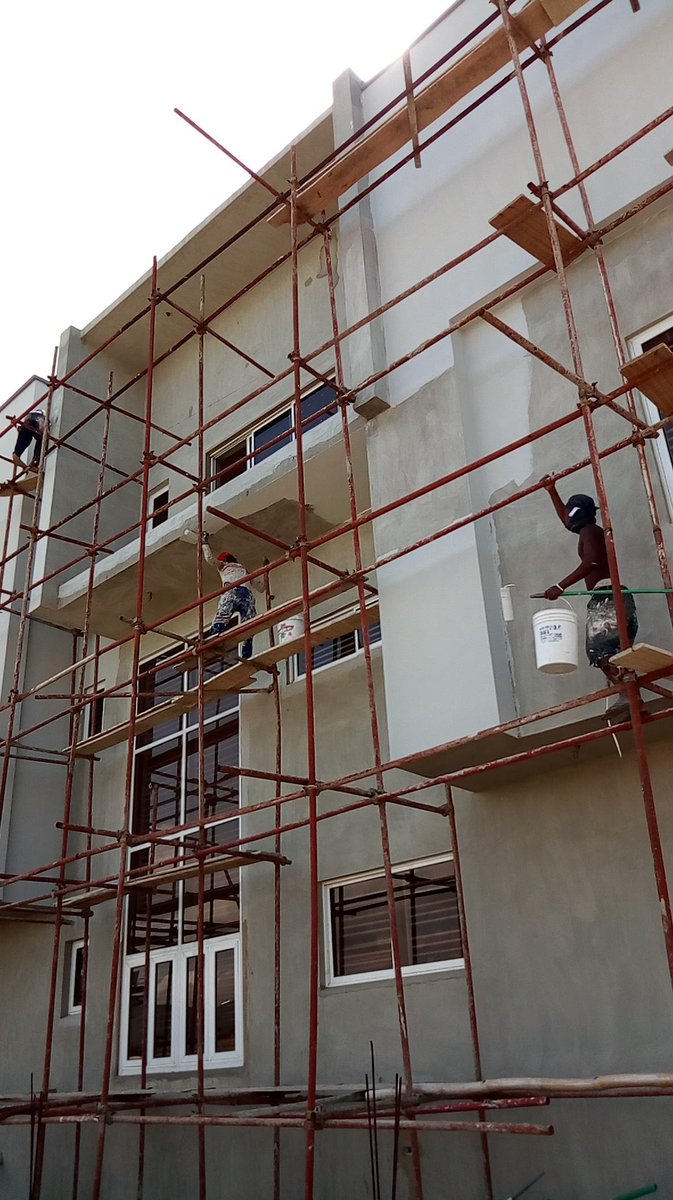 iDesiignn's tweet photo. A day to be remembered.i fell off from the scaffold,due to the lack of strenght I had.
This day at the site where I work as painter is a day to be remembered,I wasn't feeling too well but I just have to work to put something on the table. #HushpuppiArrest #isabiwork #NPowerNG https://t.co/TQfpvs60oS