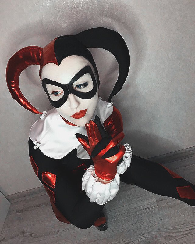 Niashitka's tweet photo. #fest #harleyquinncosplay #harleyquinn #joker #отрядсамоубийц #horror #dark #cinema #cosplayer #cosplayer #tattoos #top2017❤ #popularphoto #populars #worldcosplay #artist #tamblergirl https://t.co/cNca2yMHNV