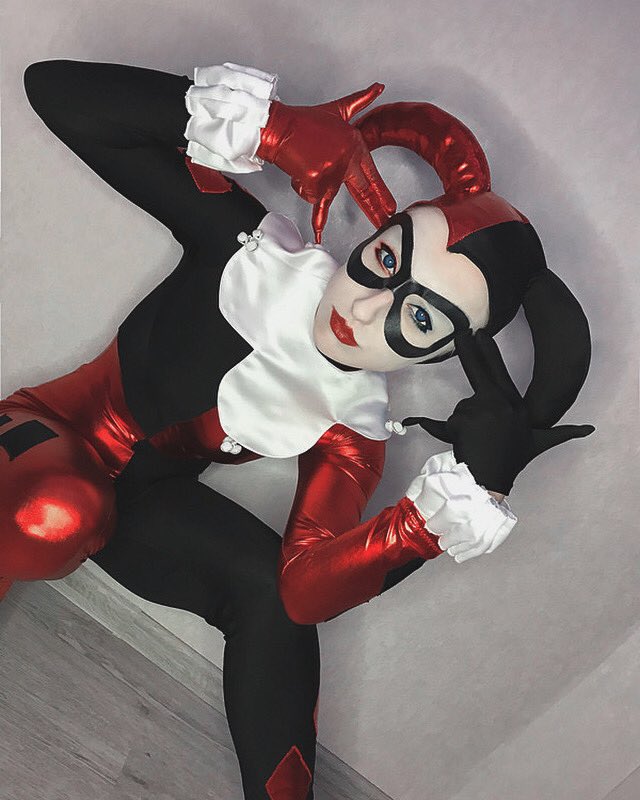 Niashitka's tweet photo. #fest #harleyquinncosplay #harleyquinn #joker #отрядсамоубийц #horror #dark #cinema #cosplayer #cosplayer #tattoos #top2017❤ #popularphoto #populars #worldcosplay #artist #tamblergirl https://t.co/cNca2yMHNV