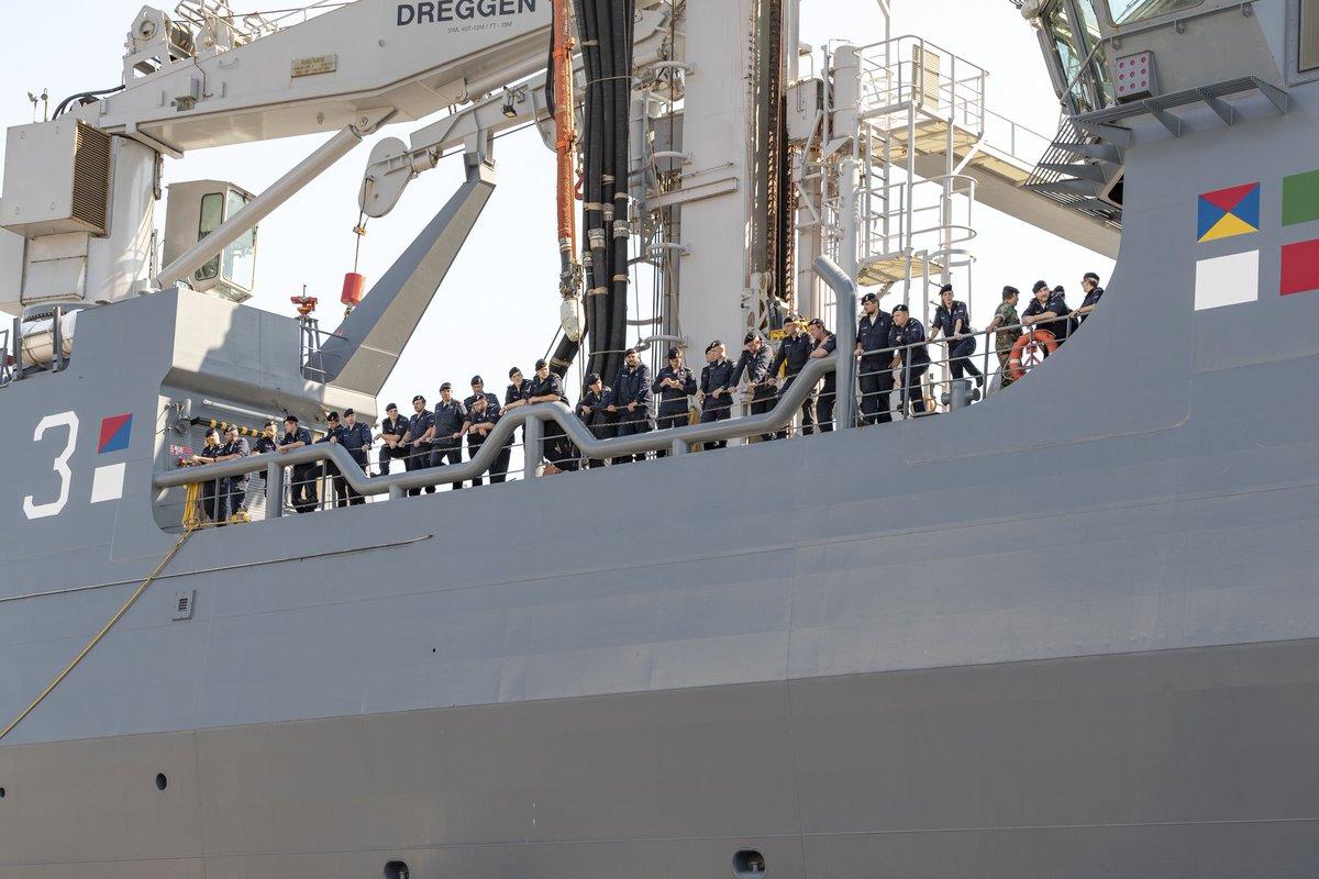 kon_marine's tweet photo. https://t.co/JJ5CCX3Kc5. Karel Doorman is na 2,5 maand weer terug in haar thuishaven na inzet in het Caribisch gebied ter ondersteuning van de lokale autoriteiten in de strijd tegen het coronavirus. #Covid19 #caribsupport #defensie #koninklijkemarine #denhelder https://t.co/z68eFzxYkG