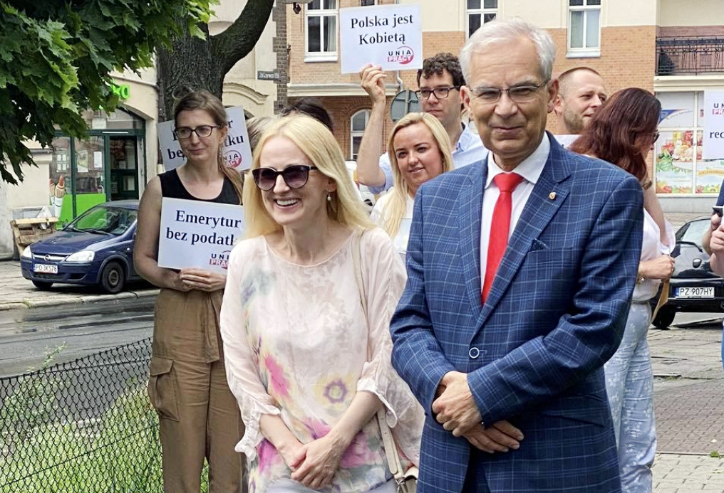 W_Witkowski_'s tweet photo. Najkrótsza kampania dobiega końca, dziękuje za wsparcie i zapraszam do @tvn24, @PolsatNewsPL i https://t.co/pWs0vXNolb na podsumowanie#waldemarwitkowski #witkowski2020 #wybory2020 #wyboryprezydenckie https://t.co/YDEUmSVXU2