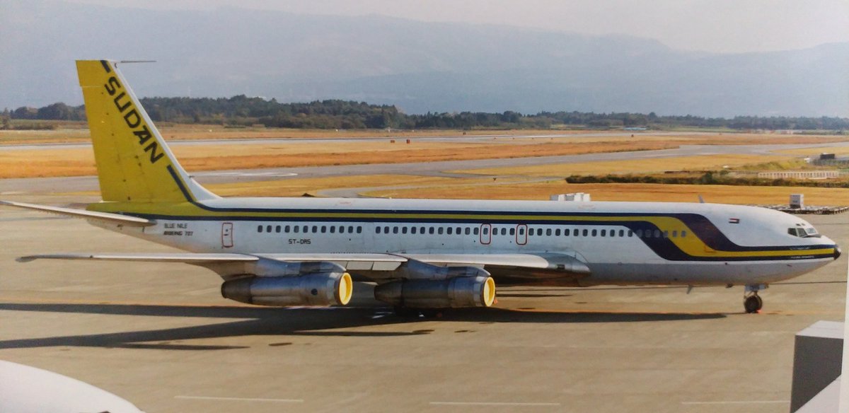 Tristar 熊本空港に飛来した珍客 その６ 昭和天皇が崩御された後 大喪の礼が行われ世界各国から来賓が参列した その際各国の政府専用機やチャーター機は羽田空港だけに駐機する事が出来ず地方空港に振り分け 熊本空港にはスーダン共和国とトーゴの政府