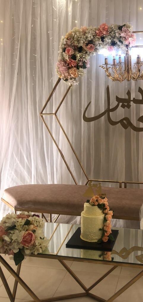 totisweettoti2's tweet photo. #كيكة_زواج #كيكة_ملكة #كيكةزواج #Marriagecake #cake #designer_cakes #riyadh https://t.co/ktw42jSfku