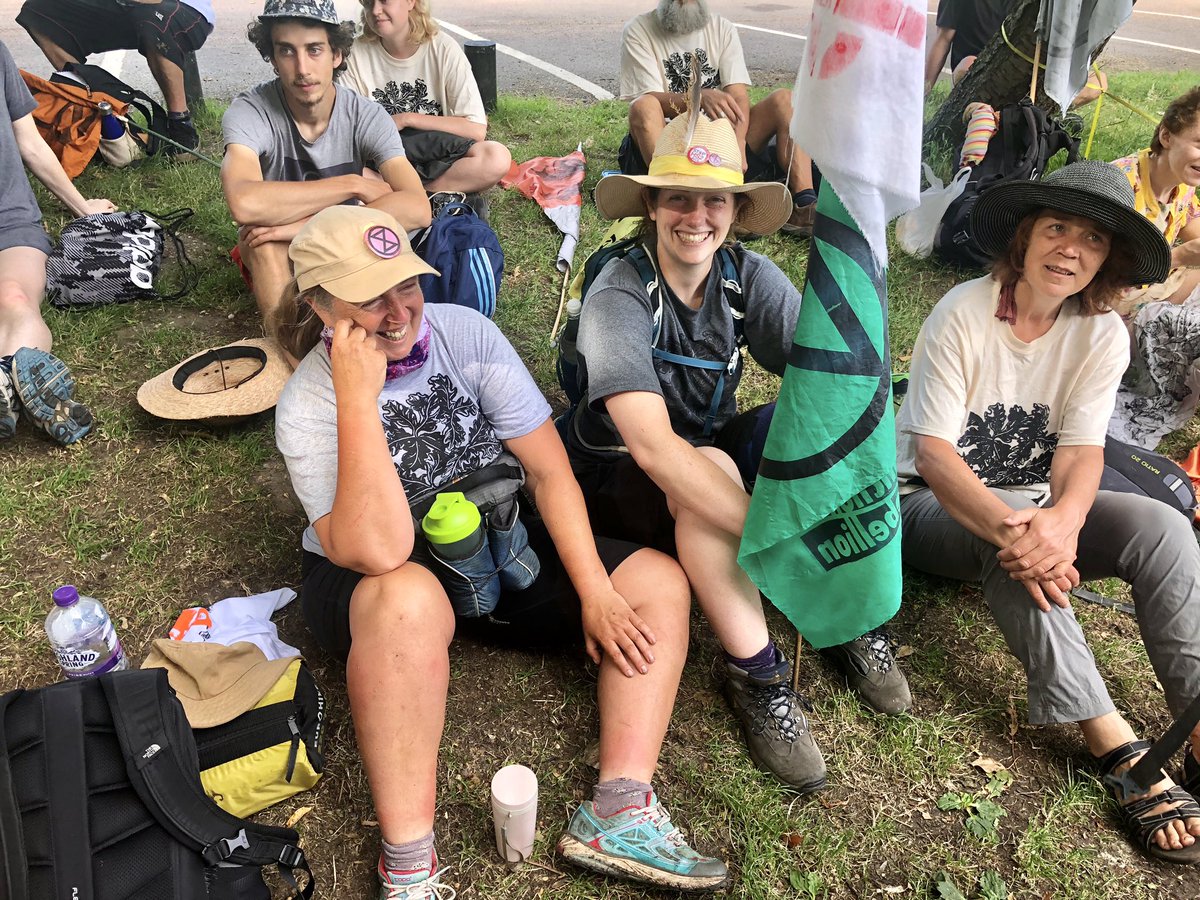 NorwichXr's tweet photo. Chatting to walkers on the HS2 Rebel Trail, after their night at Denham Protection Camp. No one they have met on their way from Birmingham to London, from farmers to factory workers, wants HS2. This vanity project that’s destroying our future must be stopped #stopHS2 #rebeltrail https://t.co/cbqEHfY3Uj