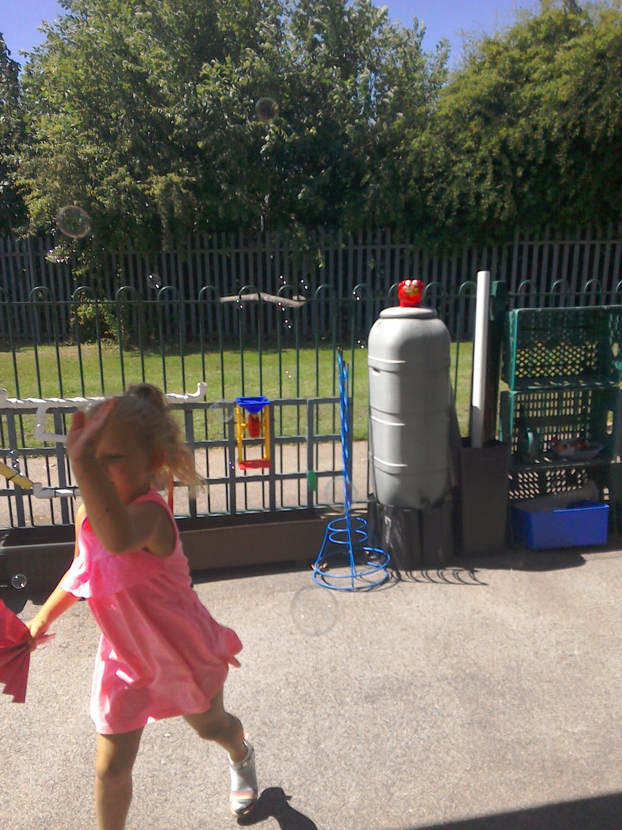 ThorpMiss's tweet photo. We really enjoyed playing in the bubbles this week! It was such nice weather too! #eyfsmps #eyfs #bubbles #funinthesun #pkayingwithbubbles 
Alfie said "this was the best day at school ever!" https://t.co/nfaqTKkdm0