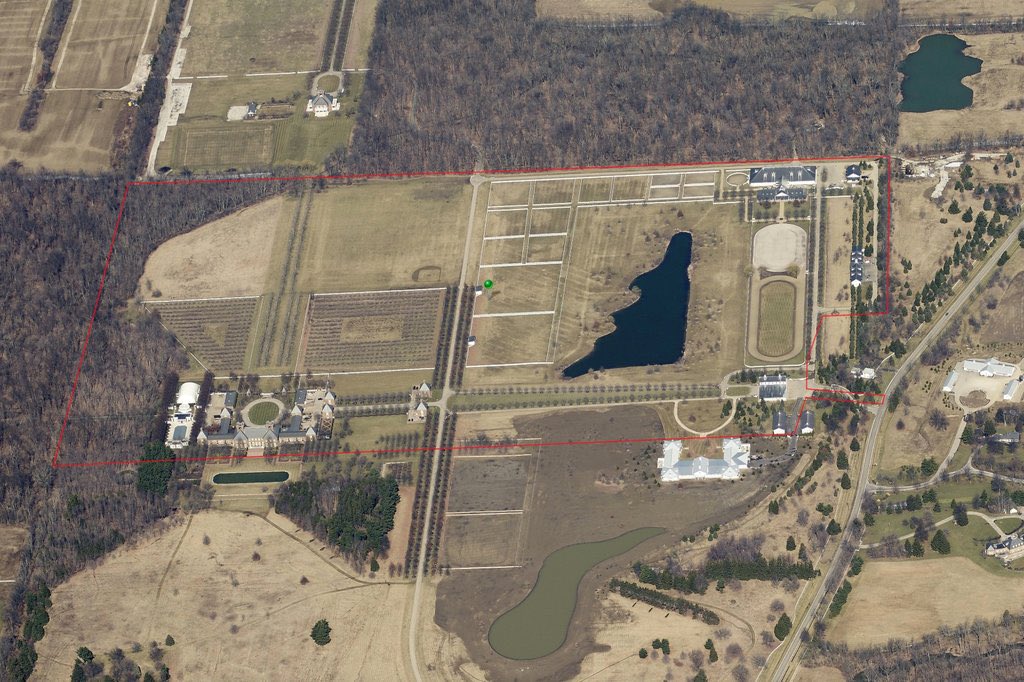 Jeffrey Epstein also purchased a property from Lex Wexner in Ohio.A 23 room, 10,600 sf mansion with pool and landing strip.Epstein also acquired a private jet.