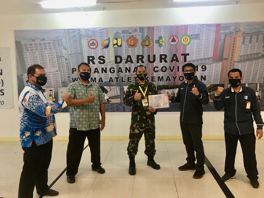 agrinas_palma's tweet photo. PT Indra Karya (Persero) bersama dengan 11 BUMN Produsen AMDK berikan bantuan 130 ribu botol air minum dalam kemasan melalui Kementerian BUMN untuk Rumah Sakit Rujukan Penanganan Covid-19 di Jakarta pada Jumat (26/6).

#CovidSafeBUMN
#InFresh
#NewNormal https://t.co/Nw1DQtJ3SM