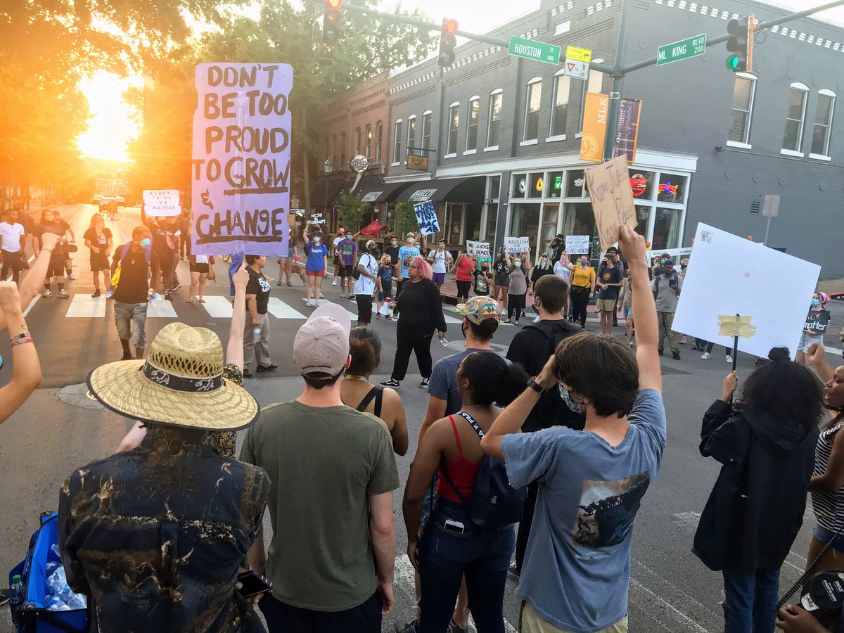 hillcityjosh's tweet photo. Last night’s #icantbreatheCHA protest. ✊🏻✊🏼✊🏽✊🏾✊🏿

@2021Mott @cgrimey423 @dsa_chatt #chattanooga #chattanoogaprotest #BlackLivesMatter https://t.co/5XK8awo94D