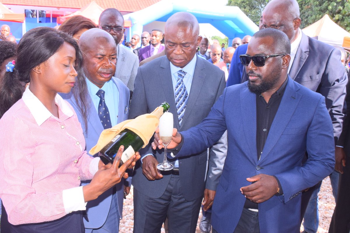 JKabiliste's tweet photo. Joyeux anniversaire mr gouverneur de la province du Tanganyika kaka Zoé Kabila mwanzambala https://t.co/WPOt8ZyZlN