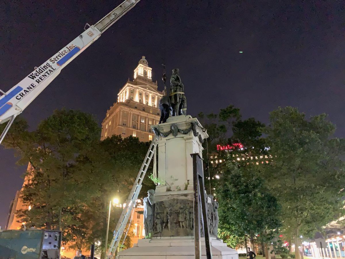 salamishah's tweet photo. It was an honor & privilege to stand guard with a small group of Newarkers to take down the Columbus Statue on Washington Park. We danced, we cried, we laughed, we smudged, and we offered up our love to our ancestors & made a new future. 📸 by @shertillet https://t.co/qHt5r2LST5