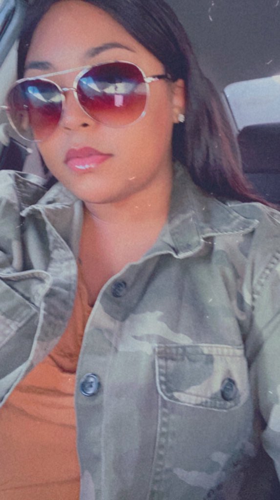 BEEthebeautyy's tweet image. Because I’m essential and have to go to work regardless. #endofmonth #endofquarter #accountinglife