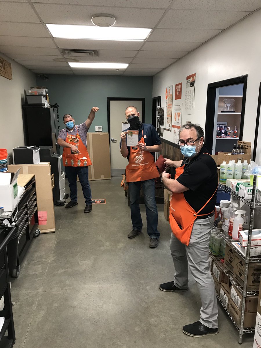 PNW first TOM week 3 inventory walk. 1810 SM Ken Sawle knocked it out of the park👍. Great start to a outstanding inventory prep team 1810! ⁦<a href="/SHix_HD/">Sarah Johnson</a>⁩ ⁦@DerekLarsenHD⁩ ⁦<a href="/JasonBallDM198/">Jason Ball DM198</a>⁩ ⁦<a href="/MikeCaplinger1/">Mike Caplinger</a>⁩ ⁦<a href="/BlankenshipSB/">Shawn Blankenship</a>⁩