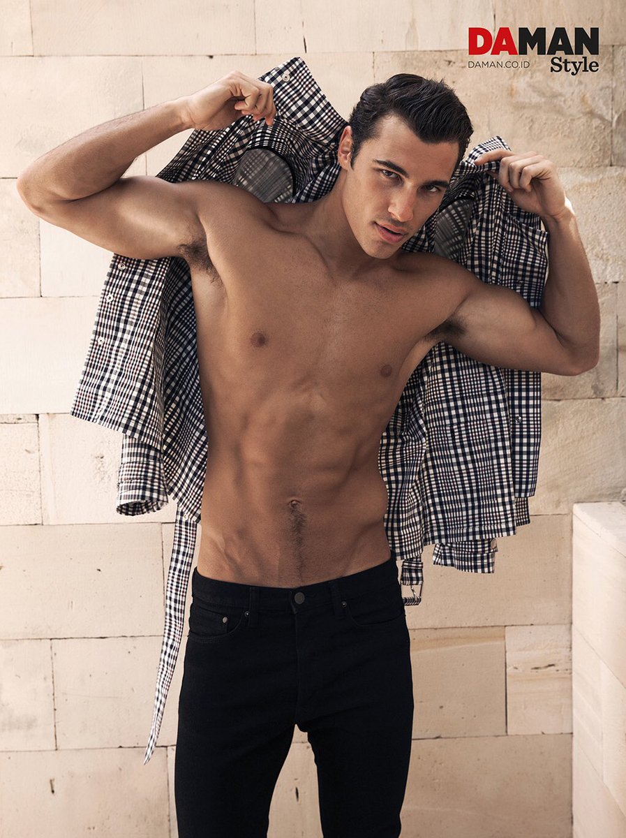 DAMAN_Magazine's tweet photo. British model #DeanoPerona opens up about social media, the unexpected flow of his career along with the ups and downs of working as a pro model in #DAMANstyle's cover story, https://t.co/zrBosn259G
_
#Model
@NextModels https://t.co/oiFrfz48fz