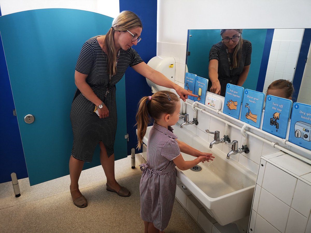 wavewashuk's tweet photo. @QPrimary School have made an incredible video for their children as they return to nursery this month - demonstrating how they are opening #school safely with #Wavewash 📚💦 

Watch the video to see Wavewash in action ➡️ https://t.co/veQaJZKPUp

#WashYourHands #HandHygiene https://t.co/O18dlsqjK5