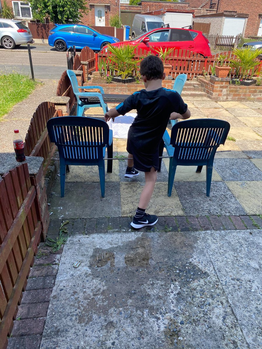 Debzo8's tweet photo. Xanders done his obstacle course this afternoon!! With the help of his uncle Ash! ☀️💙⚽️ @Y4OPS @OrdsallSchool  #NSSWtogether #teamordsall https://t.co/p9TmHZ11CS
