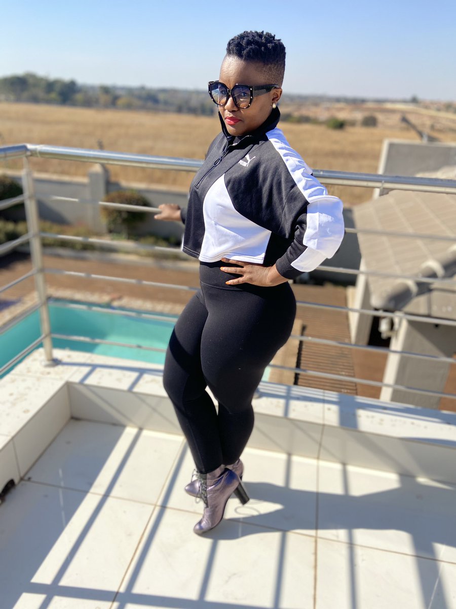 Ladya1gp's tweet photo. NdinguMamgcina...Matyhopho..uXhamela...ndizalwa ngu Mamtshatshu uTubhane...wena..??#zingce https://t.co/299CeXSyEC