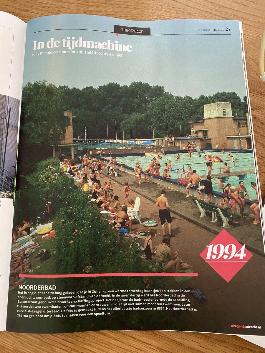 Dit was er vroeger dus blijkbaar in Utrecht. Op een dag als deze - en als kind van de jaren ‘80 die hele zomers in een zwembad als dit rondbracht - kan ik hier alleen maar om huilen.