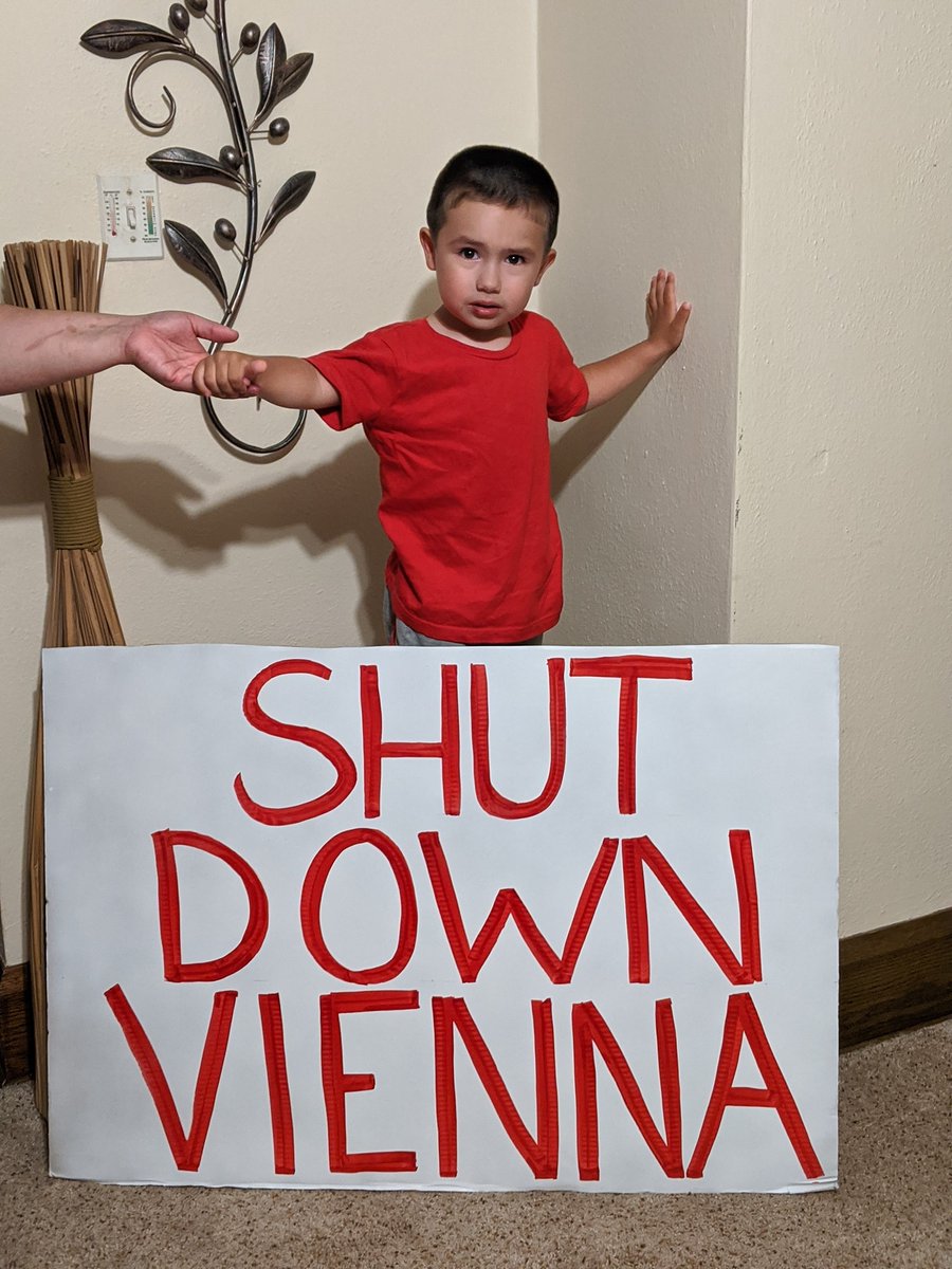 katrina_withanE's tweet photo. If this isn't the most bad a** picture you've ever seen, I don't know what to tell you. #ViennaMustGo https://t.co/VGhKKYzFQ4