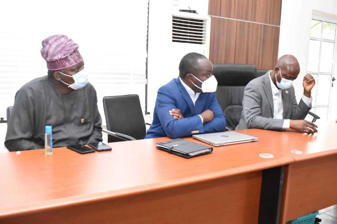ProfAkinAbayomi's tweet photo. I'm live now with @SegsDr P.S. of @LSMOH, P.S. of Health Service Commission, Dr. Eniayewun and the P.S of @LagosPHCB, Dr Olugbemiga Aina. We are giving latest situation report on #COVID19Lagos response #ForAGreaterLagos https://t.co/sMBTrLxfit