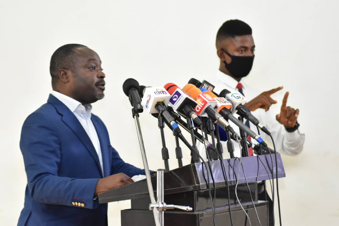 ProfAkinAbayomi's tweet photo. I'm live now with @SegsDr P.S. of @LSMOH, P.S. of Health Service Commission, Dr. Eniayewun and the P.S of @LagosPHCB, Dr Olugbemiga Aina. We are giving latest situation report on #COVID19Lagos response #ForAGreaterLagos https://t.co/sMBTrLxfit