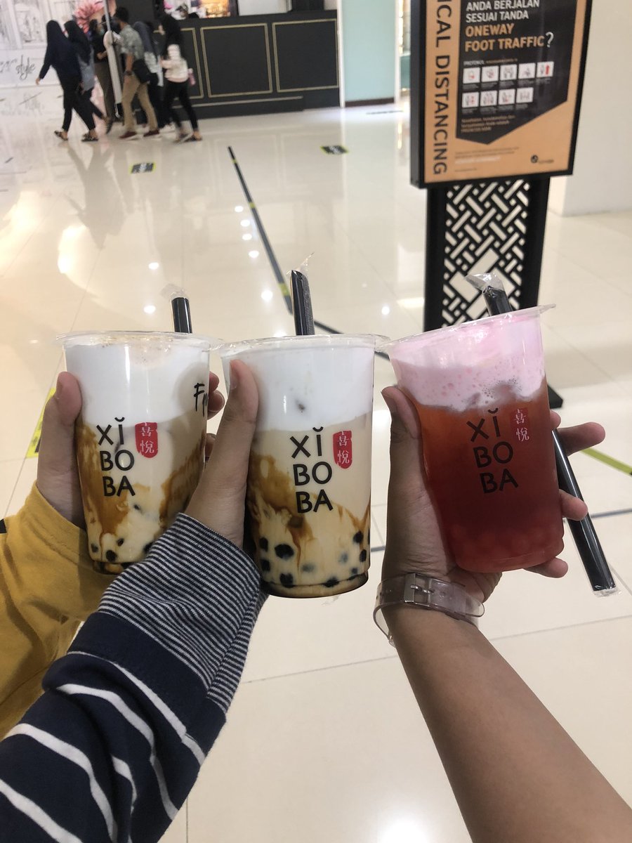 beng2ribu's tweet photo. H+13 hari ultah bangtan dan baru bisa ngerayain bareng hari ini yay:)
HAPPY 7th ANNIVERSARY BANGTAN!! @BTS_twt #7ToEnternityWithBTS
ngerayain pake kue muffin +bikin butter cream, mie pedezz + drink beng”aww lanjut xiboba mangtab!
Thank you guys @Bby__SugarBear @respectmotsven https://t.co/zFNuSyoVQI