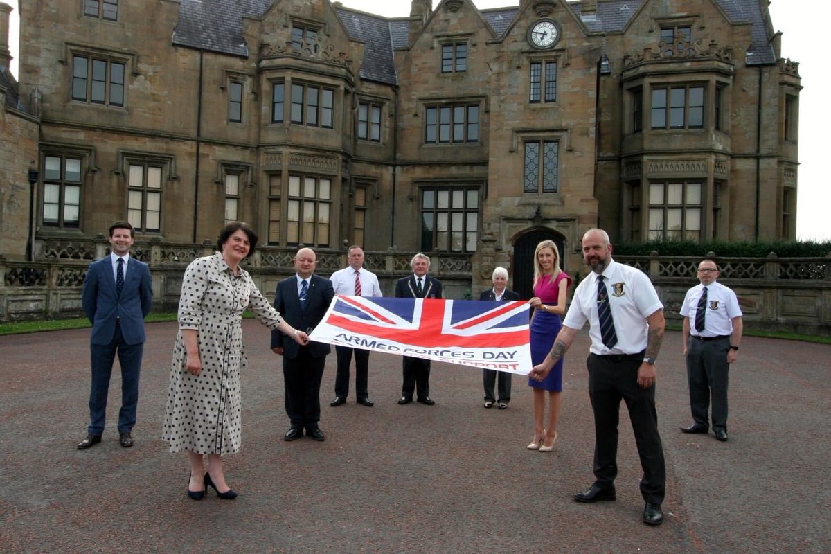 ArleneFosterUK's tweet photo. Lovely to meet with Ancre Somme Association as we raised the Armed Forces Flag at Brownlow House, Lurgan. #ArmedForcesWeek2020 celebrates all those who serve in Her Majesty’s Forces, their families and our veterans. 

@JBuckleyMLA &amp; @carlalockhart MP https://t.co/HjWJQ7fLd2