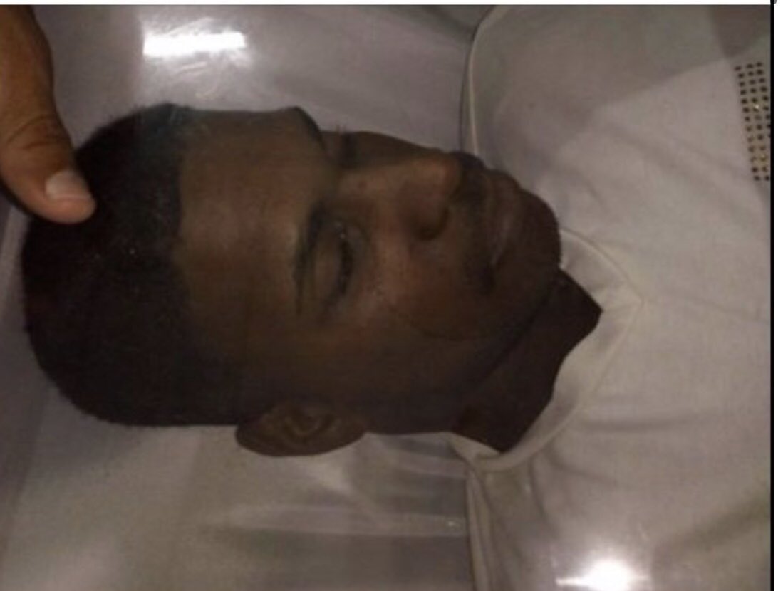 juanjuanalmeida's tweet photo. #BlackLivesMatter #LasVidasNegrasImportan
  #OtroOtro #OtroMas

  Hansel Ernesto Hernández Galiano (26 years old) shot to death by the Cuban PNR

  This young #black #cuban, like George #Floyd, died at the hands of the police.  Floyd # suffocated;  Hansel for a #shot https://t.co/ZSS1WyRvgu