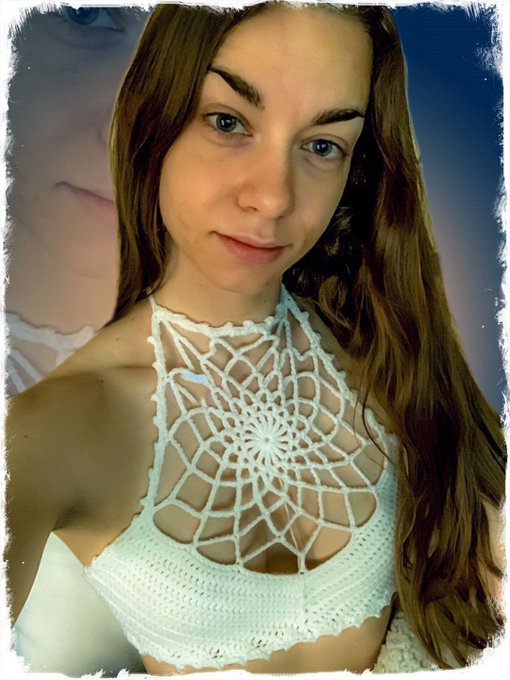 🐉Tali Dova🐉's pics and videos EbceYi0XYAAtexl jpg:small preview