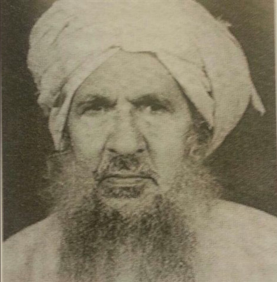 ممّا يذكر عن الشيخ العالم محمد بن شامس البطاشي رحمه الله (ت: ١٤٢٠هج)
أنه كان مع أولاده في السيارة ذاهبًا إلى مسقط وبعد وصولهم سألهم: ما استفدتم من الرحلة؟
فاستغربوا من سؤاله فقال لهم: أنا ختمتُ جزئين من القرآن في الطريق.

فليهنأ قومي بالدنى إني امرؤٌ *** قد بعتها بخسًا بسوق كسادِ