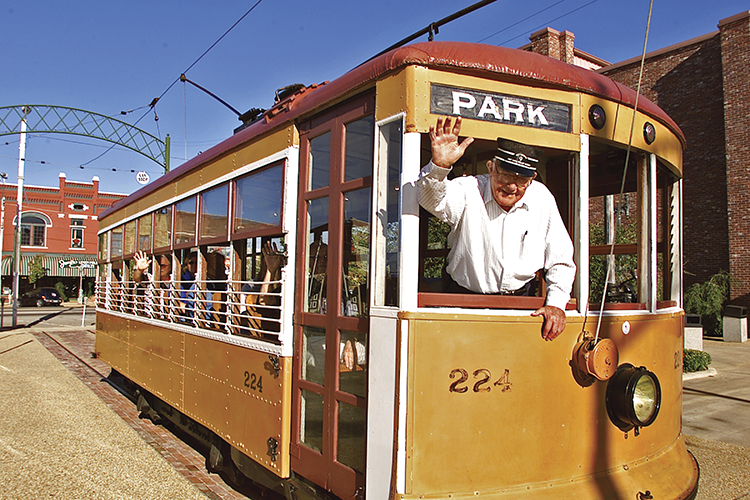 LeisureGroup's tweet photo. FORT SMITH, ARKANSAS
Any visit to Fort Smith should include a stop at Miss Laura’s Visitor Center and an excursion on the Arkansas & Missouri Railroad. Enjoy a trip to this beautiful part of the country. @FtSmithARK
https://t.co/FV0aegkwJl
https://t.co/jLMiEqFFLv https://t.co/o9mLXwZYKG