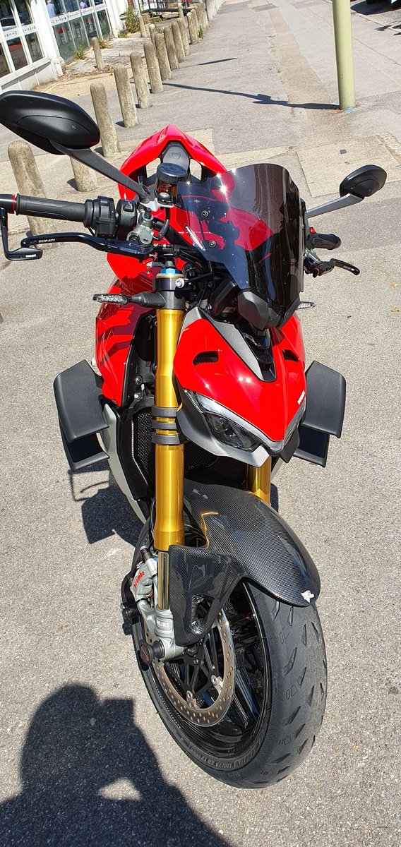 mrbiker09's tweet image. Damn customers bringing in there gorgeous bikes 😍
#muchwant