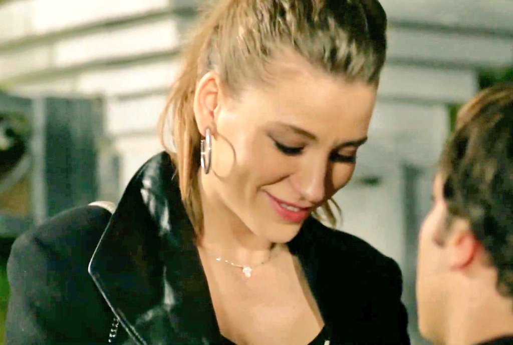 | Just Her random styles in episode 10 |  #SerenaySarikaya  #Medcezir