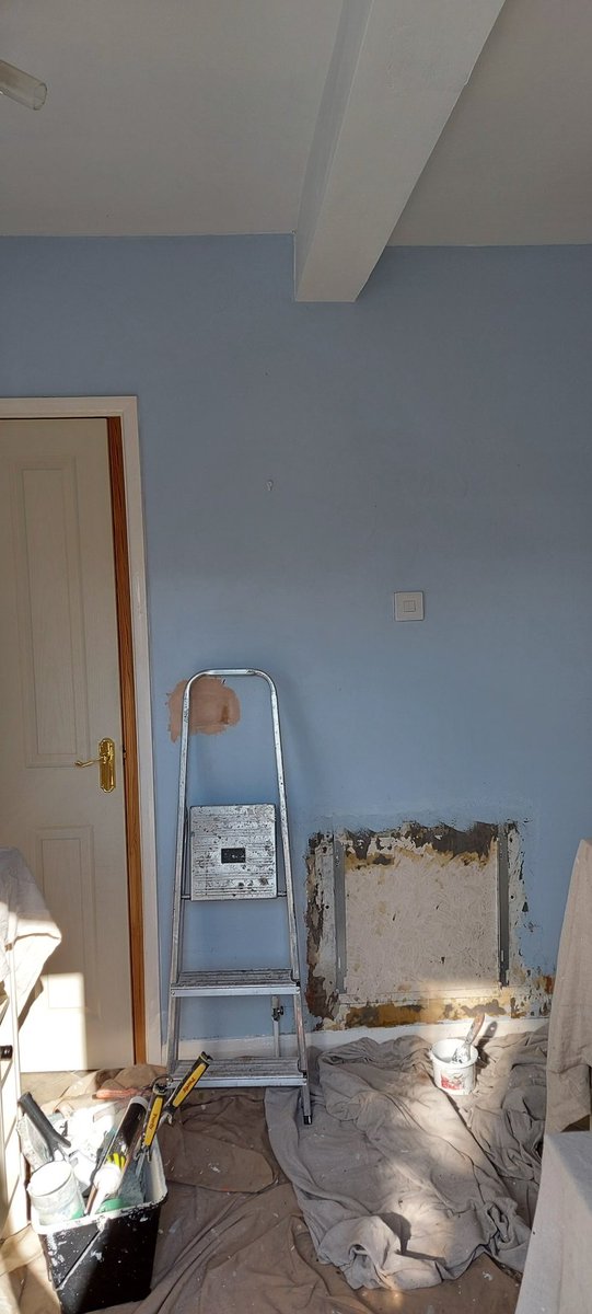 NTorranoHarling's tweet photo. Finished this 2 day job today. Kitchen walls were in a poor state cosmetically but I sorted them out with my @MirkaUK @ToupretUK fillers and paint from @JohnstonesTrade #CleanableMatt and #AquaGuard Satin. Another really happy customer👌 https://t.co/YonGxMV5vN