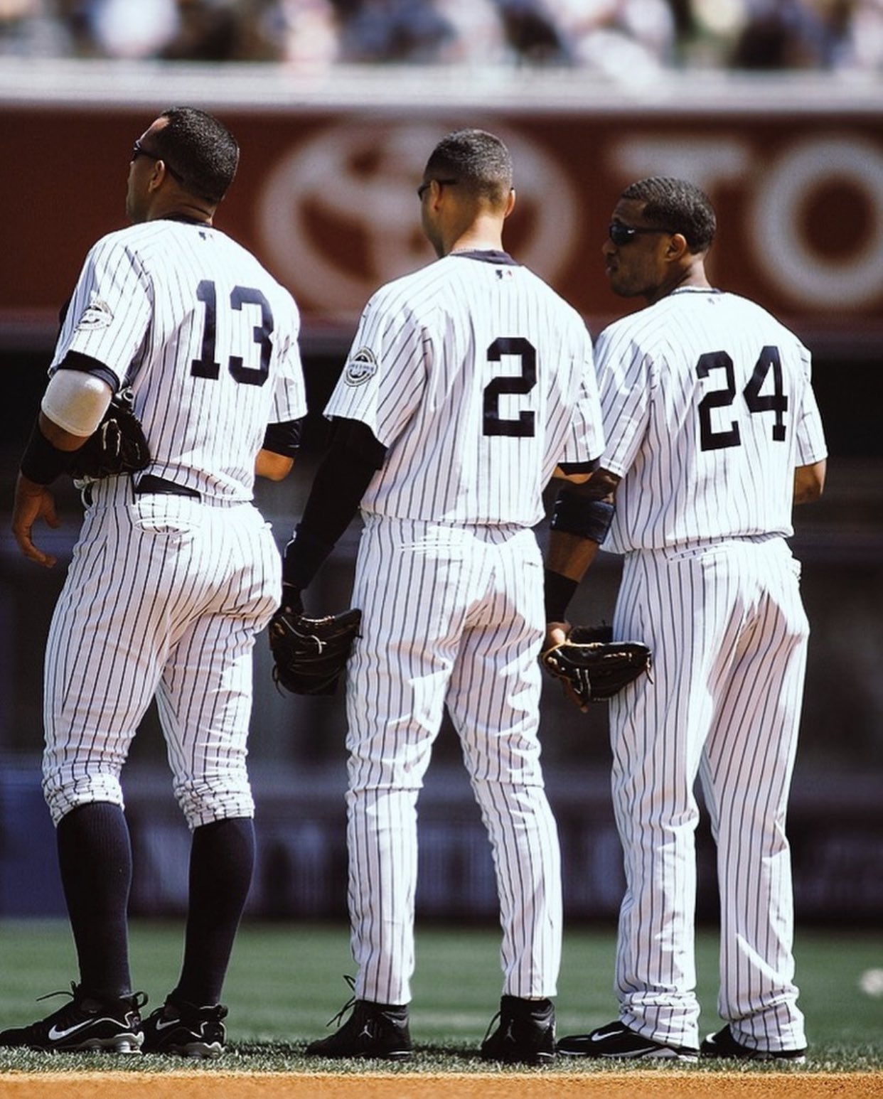 Happy birthday to mi idol the hall of famer El Capitan shortstop numba 2 Derek Jeter numba 2 
