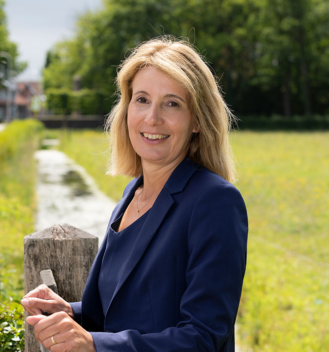 Een nieuw gezicht binnen het team van Van der Putten &amp; Dunweg. Maak kennis met Monique Wassenaar... bit.ly/2BfUaY3 

#uitvaartzorg #bollenstreek #lisse #warmond