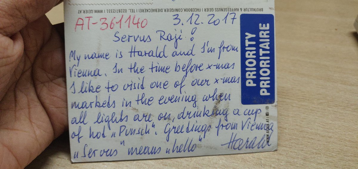 Any translators here to translate what the post card says? And this guy is giving me an image of a nicely lit market place and all  Vienna poga than mudiyala, imagine aachum pannikren...