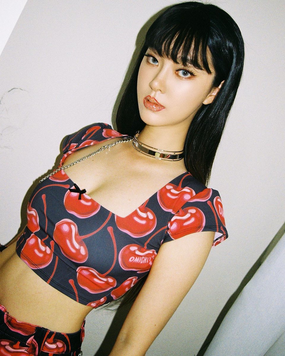 SAAYworld's tweet photo. 3rd US single [I’M OKAY] 
drops 2020.7.2 (thu) 6pm KST 🥀💔 https://t.co/L0W7yJqcbf