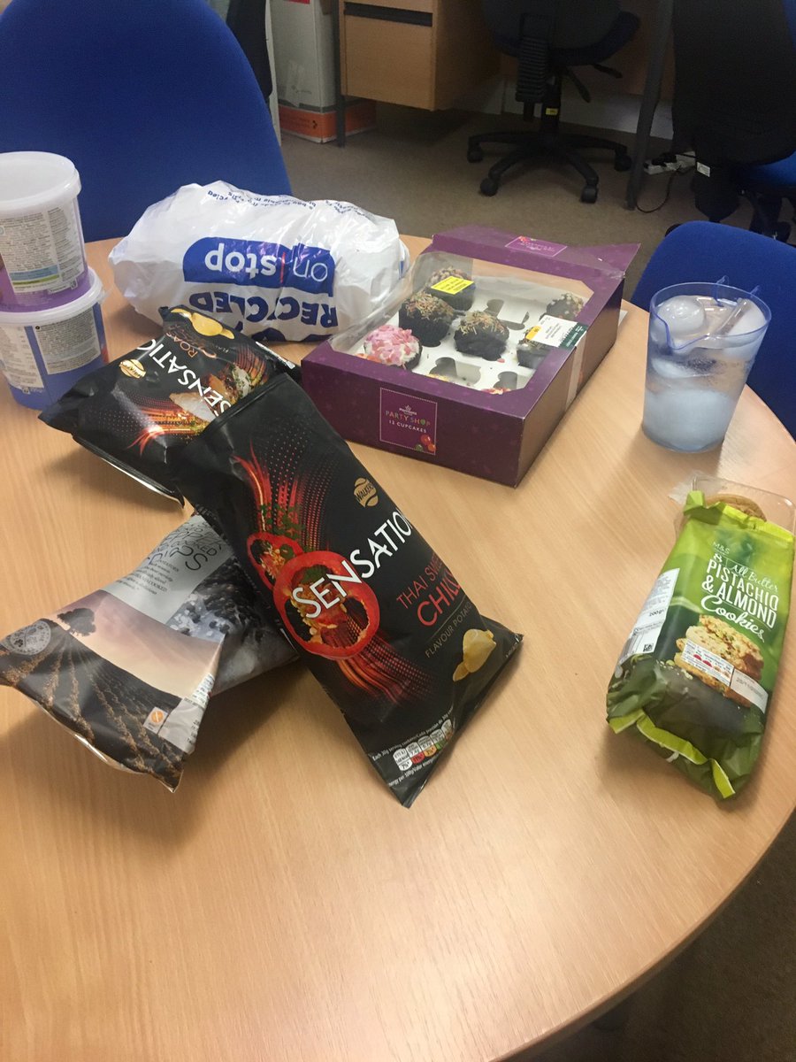 BakerKatyhaynes's tweet photo. So much nice food!!! I think I actually choose my agile hot desk places to work based on the food supplies....๐ oh go on, it is Friday #friyayfeeling #foodgloriousfood #lookedafter #agileworker #wards #offices #clinics #somersetteams https://t.co/qRSJ929uh2