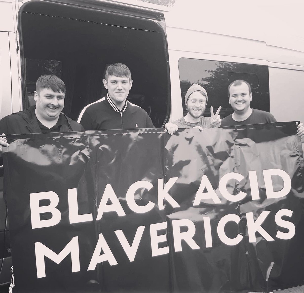 🚨 NEWS🚨
•
•
You can now get your BLACK ACID MAVERICKS merch from the link below
👇🏻👇🏻👇🏻
•
•
blackacidmavericks.dizzyjam.com