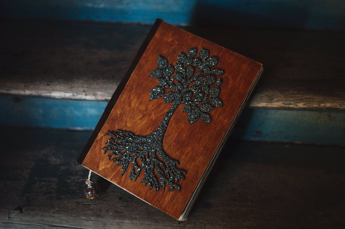 books_witchy's tweet photo. Моя книга теней / my book of shadows 
#grimoire #bookofshadows #bookofspells #witches #witch #wicca #witchcraft #runes #tarot #divination #magicsigns #гримуар #книгатеней #руны #таро #став #расклад #обряд #заговор #ведьма #приворот #колдовство #гадание #witchybooks https://t.co/ifjlHiW7Mt