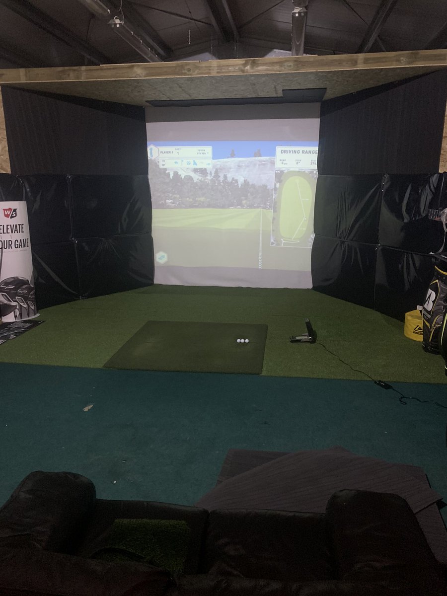 stubarrettgolf's tweet photo. Indoor studio refurb pretty much done, just the roof to go and a few small little jobs and we’re ready’ 💥👍 #indoorgolf #winter2020ready #golfdevon https://t.co/ZOmwMjaBOm