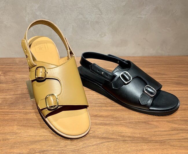 三陽山長 日本橋髙島屋s C 店 夏におすすめの革靴揃ってます 源兵 ダブルモンクシューズのデザインをモチーフにしたお洒落なレザーサンダルです コバに押縁を使っているのもポイント 革靴のような雰囲気のサンダルに仕上がりました T