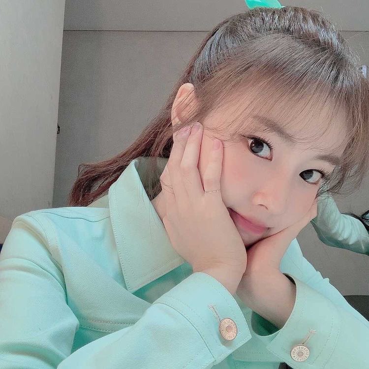 hhyewon_'s tweet photo. hyewon literal baby🥺✨💍 #hyewon #kanghyewon #izone #kwangbae #izonehyewon #hyewonizone #kwangbaeizone https://t.co/cQYDTzNJ2K