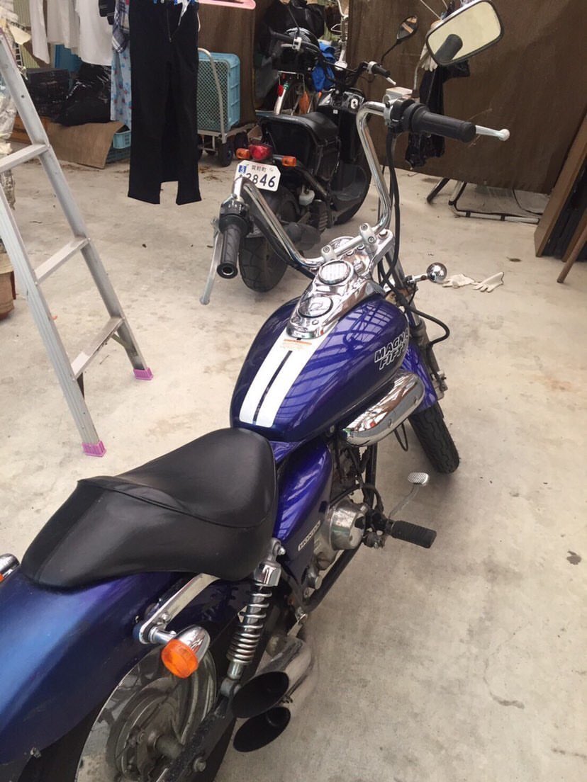 福岡から
マグナ50売ります。
値段は8万円です。
不具合ウィンカー右つきません。
その他現車確認で見てください。
走る曲がる止まるは普通にできます。
リツイートお願いします。
#マグナ50売ります