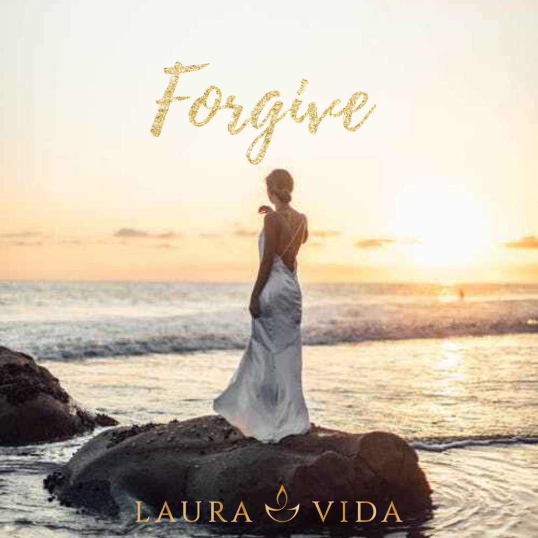 LauraVida333's tweet photo. FORGIVENESS IS THE PROCESS OF CALLING YOUR ENERGY BACK FROM A SITUATION ✨ RESOLUTION is seeing the gift of growth it gave you. When you forgive, you reclaim your power. When you resolve, you evolve, and you won’t have to repeat the same lesson. #forgiveness #healyourlife https://t.co/nr5pGbfqld